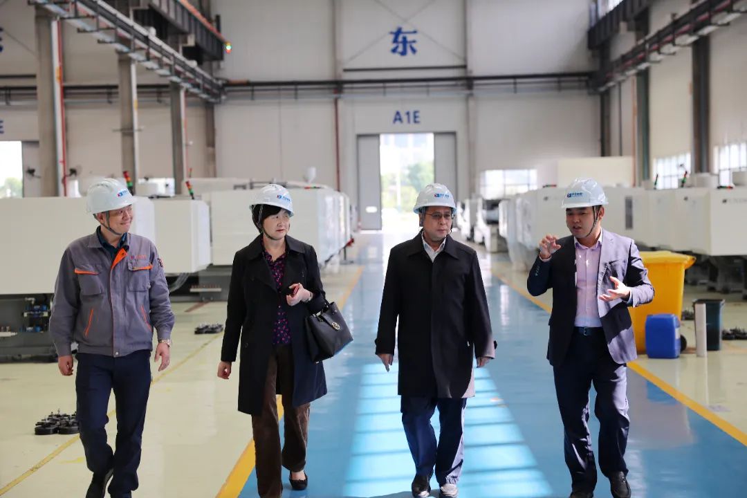中国塑料加工工业协会理事长王占杰一行莅临大发welcome机械调研_大发welcome